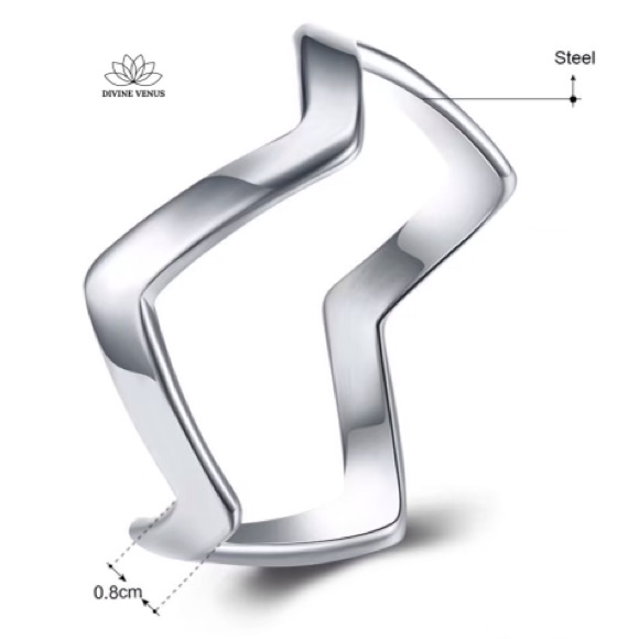 Wave Titanium Steel Finger Ring Size 7 17$